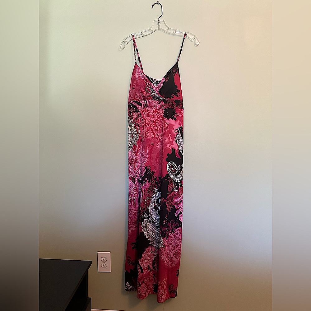 EUC Essentials by Milano v-neck dress with adjustable straps.